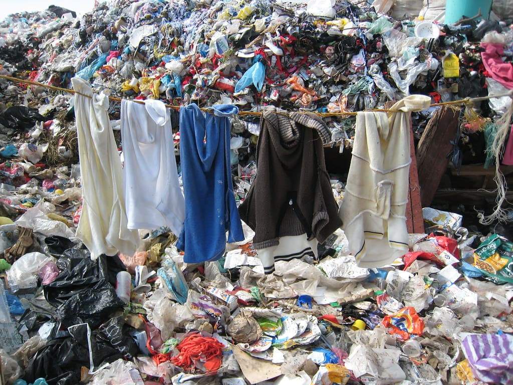 Contaminación en la industria textil: mucha tela para cortar